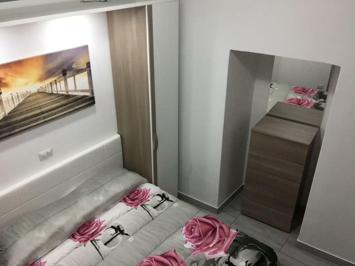 Alloggio Tulipano Lägenhet Acerra Exteriör bild